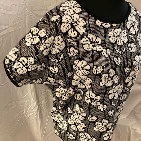 Cynthia Rowley Black and White Floral sweater - Picture 8 of 10